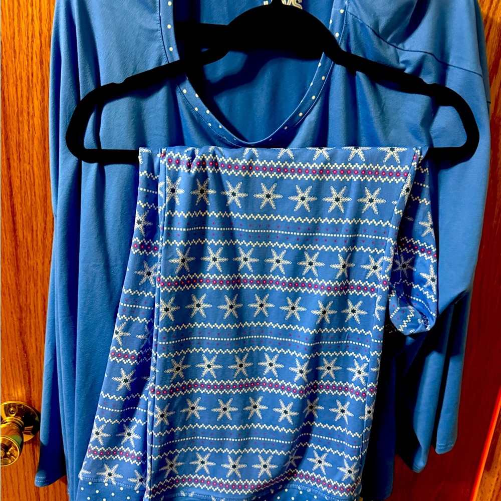 Women’s Plus Size Muk Luks 2 piece pajama set